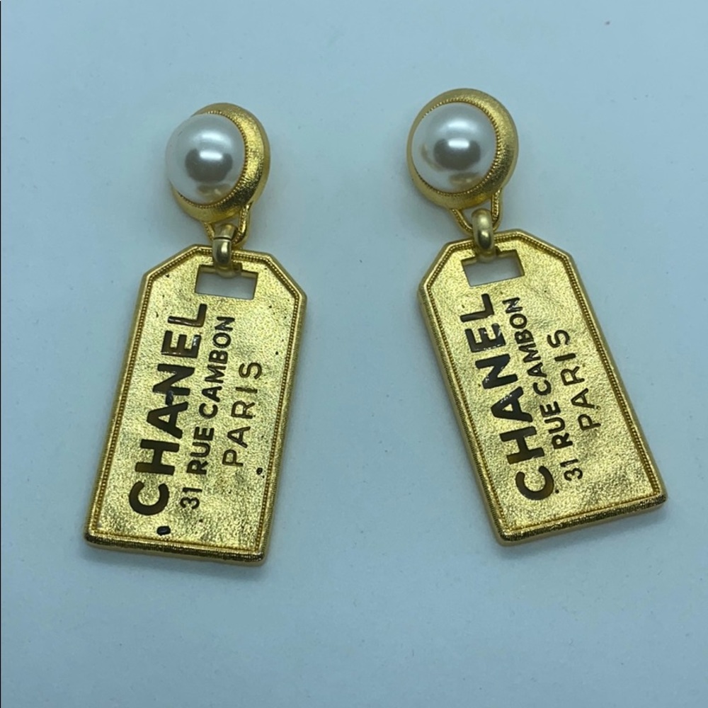 CHANEL EARRING (1 earring-see listing description)